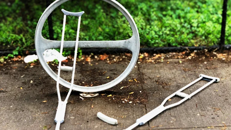 穿戴式AI设备帮助中风康复者在康复过程中避免跌倒 穿戴式AI设备帮助中风康复者在康复过程中避免跌倒